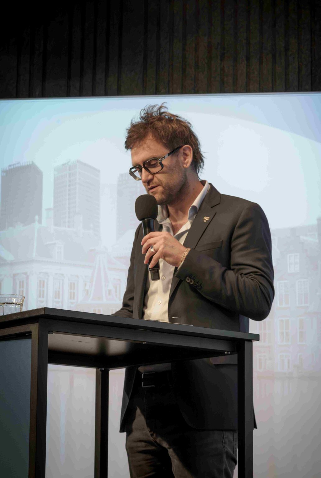 levi van dam